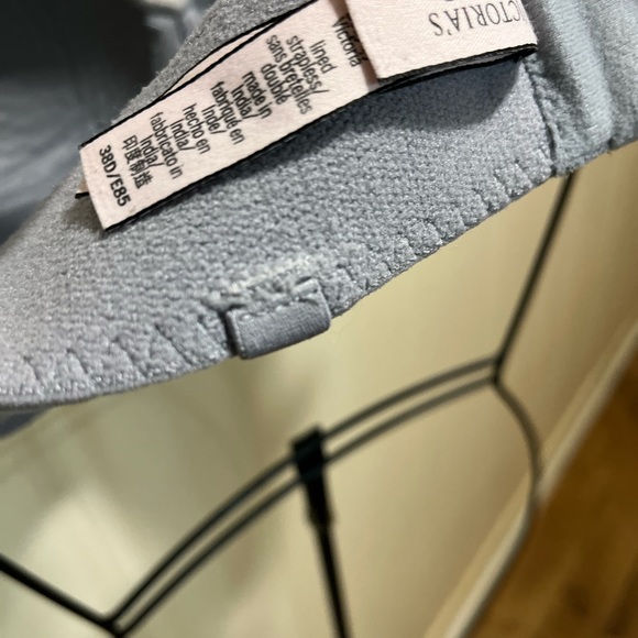 Victoria’s Secret 38D underwire strapless bra - Picture 3 of 5